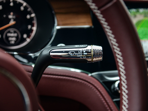 20204.0T GT V8  п؅^