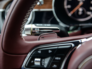 20204.0T GT V8  п؅^