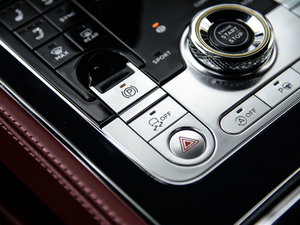 20204.0T GT V8  п؅^