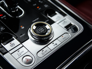 20204.0T GT V8  п؅^