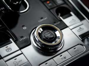 20204.0T GT V8  п؅^