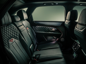 20214.0T V8 First Edition  g