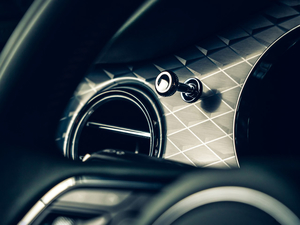 20214.0T V8 First Edition  п؅^