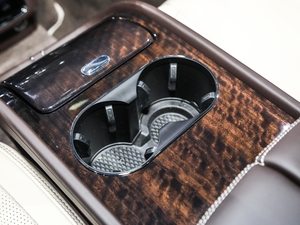 20214.0T V8 First Edition  g