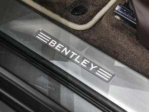 20214.0T V8 First Edition  g