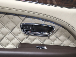 20214.0T V8 First Edition  g