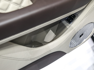 20214.0T V8 First Edition  g