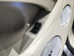 20214.0T V8 First Edition  g