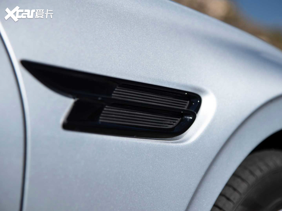 2021wY front quarter