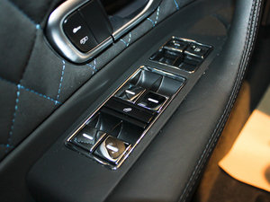 2010Supersports {܇ƅ^	