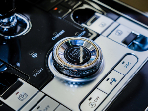 20224.0T V8 ˜ʰ п؅^