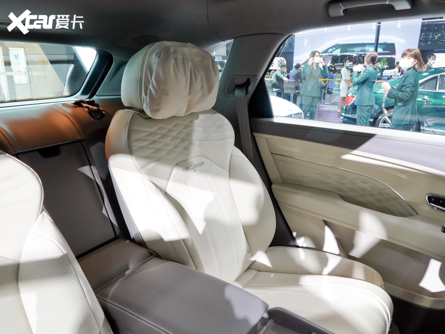 2023Խ 4.0T V8 L(zhng)S