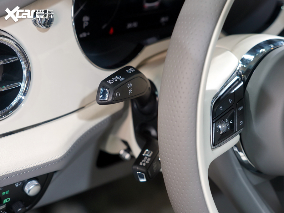 2023Խ 4.0T V8 L(zhng)S