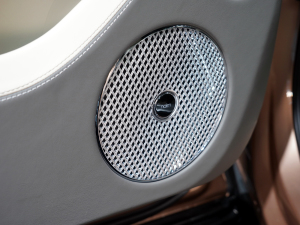 20234.0T V8 LS п؅^