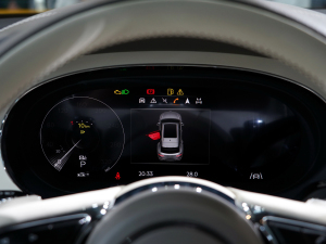 20234.0T V8 LS п؅^