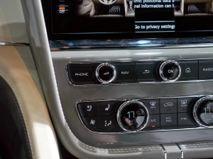 20234.0T V8 LS п؅^