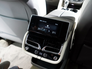 20234.0T V8 LS п؅^