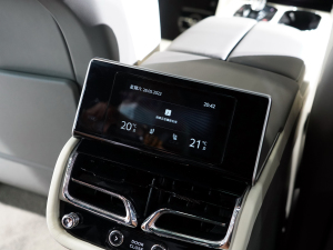 20234.0T V8 LS п؅^