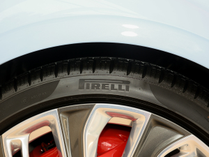 20224.0T GT V8 Mulliner ݆̥Ʒ