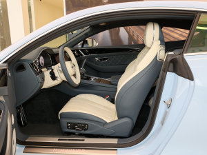 20224.0T GT V8 Mulliner ǰſg