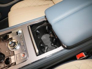 20224.0T GT V8 Mulliner ǰű