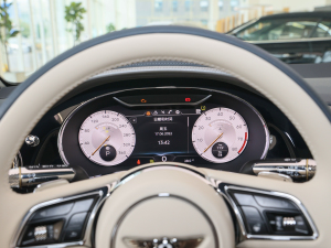 20224.0T GT V8 Mulliner x