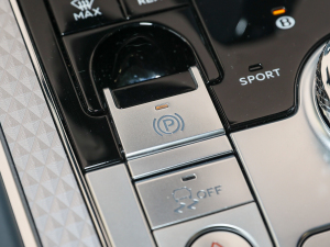 20224.0T GT V8 Mulliner v܇Ƅ