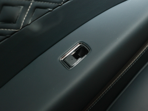 20224.0T GT V8 Mulliner ܇ƅ^