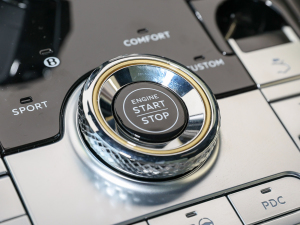 20224.0T GT V8 Mulliner п؅^