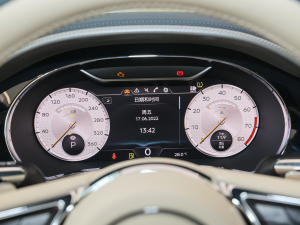 20224.0T GT V8 Mulliner п؅^