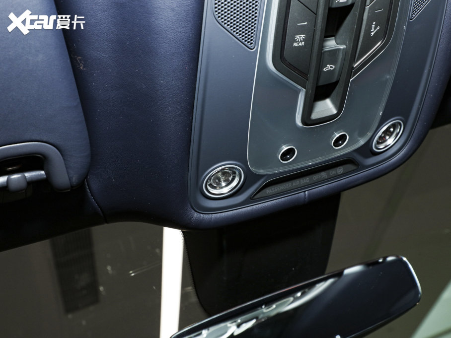 2023Խ 4.0T V8 L(zhng)S