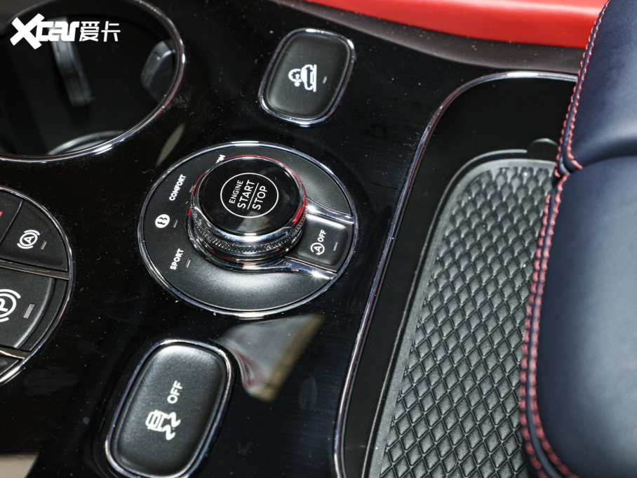 2023Խ 4.0T V8 L(zhng)S