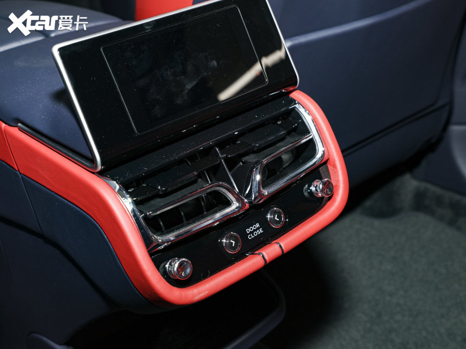 2023Խ 4.0T V8 L(zhng)S