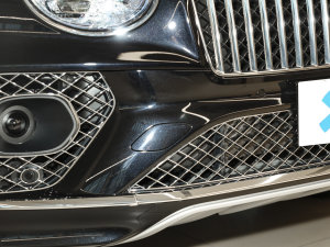 20234.0T V8 L(zhng)S (x)(ji)^