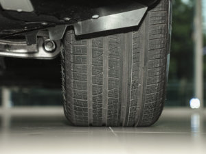 20234.0T V8 L(zhng)S (x)(ji)^