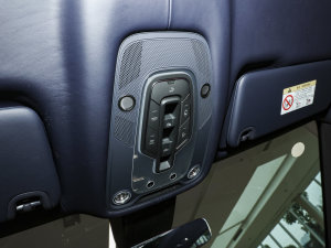 20234.0T V8 LS п؅^