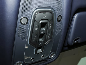 20234.0T V8 LS п؅^