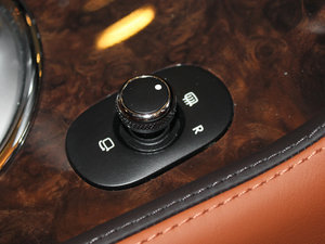 2010Flying Spur  п؅^