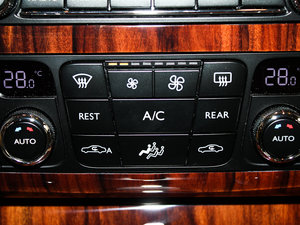 2012Flying Spur  п؅^