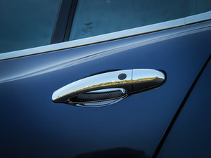 2013款6.8T Mulliner特别版 主驾门拉手