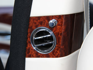 20136.8T Mulliner؄e п؅^