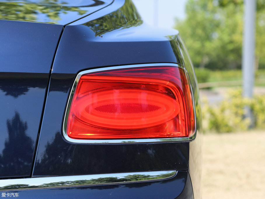 2013wY 6.0T W12 MULLINER