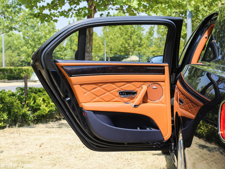 2013wY 6.0T W12 MULLINER