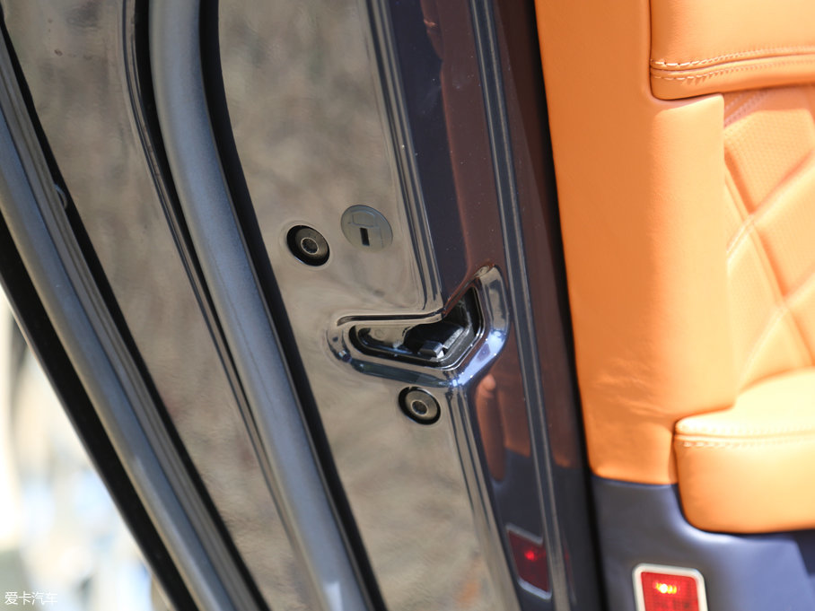 2013wY 6.0T W12 MULLINER