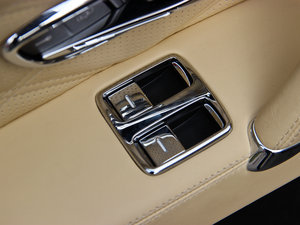 20136.0T W12 F {܇ƅ^	