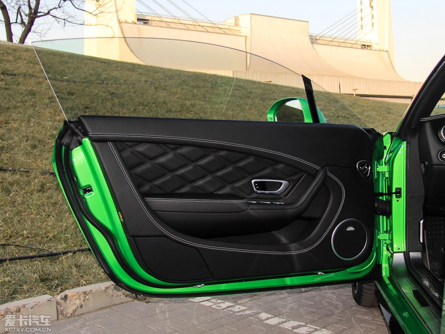 2014W 4.0T GT V8 S F