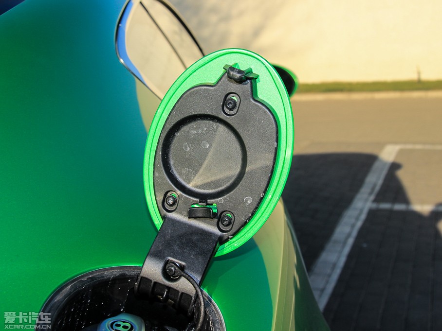 2014W 4.0T GT V8 S F