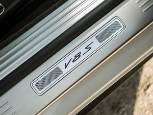 20144.0T GT V8 S F g