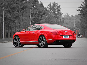 2012款4.0T GT V8 左后45度