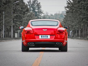 2012款4.0T GT V8 正后	